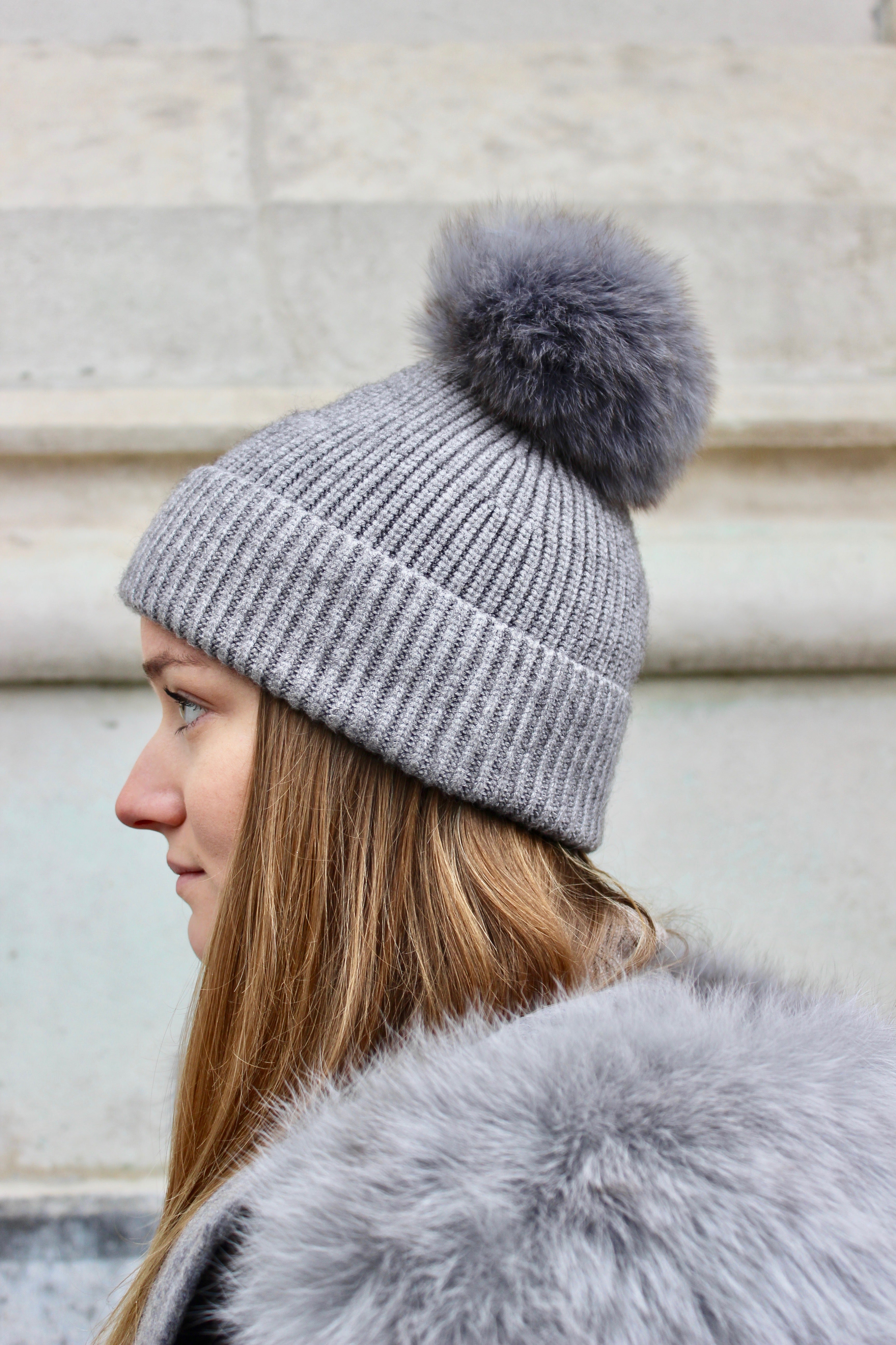 Megève pompom hat - Grey