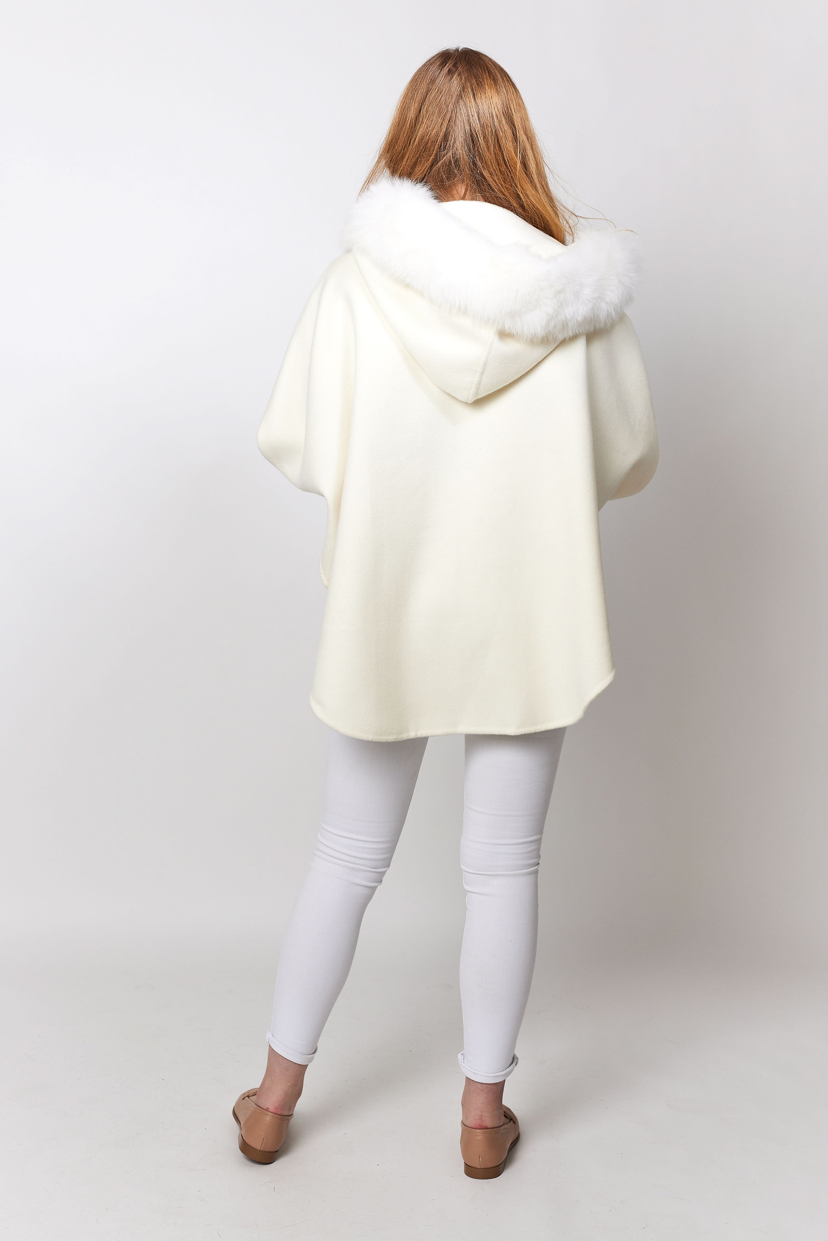 Megève Cashmere Cape - Ivory