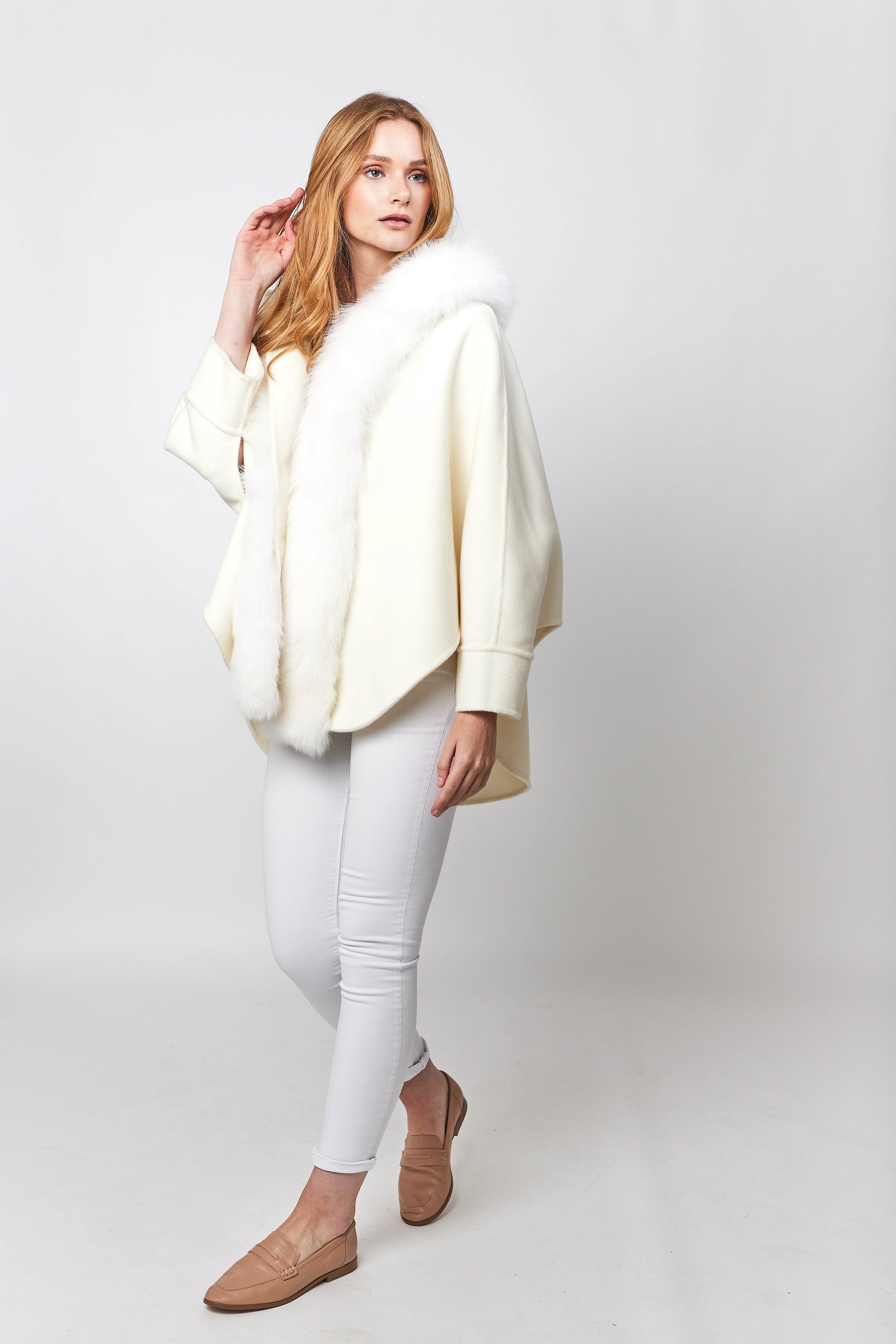 Megève Cashmere Cape - Ivory